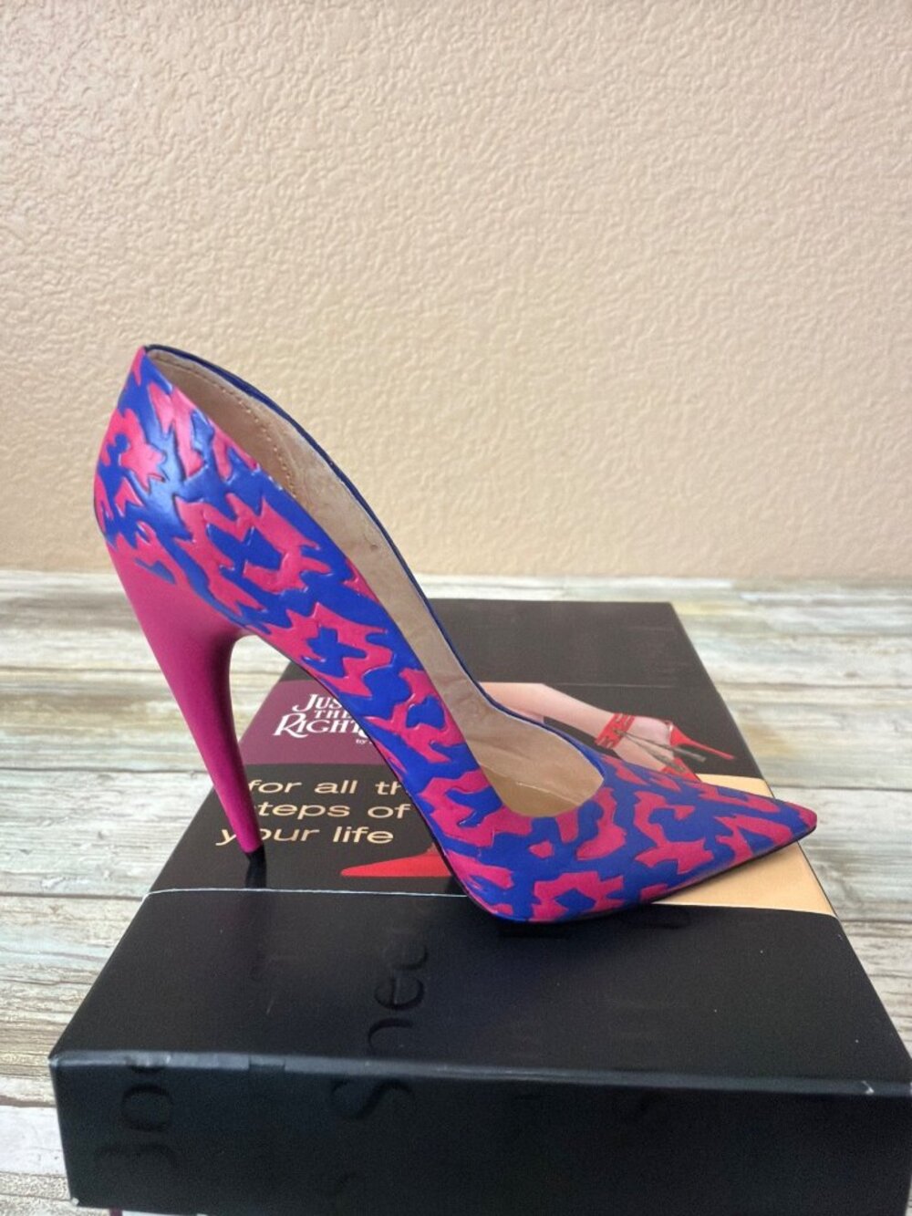 Just The Right Shoe Raine 2003 Wildcat Miniature Shoe Used w/ Box COA #25384 - Picture 6 of 14